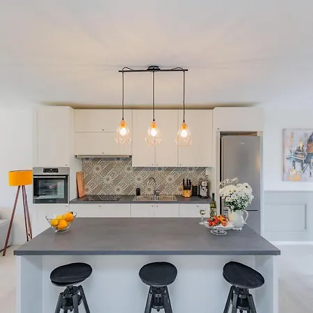 Apartman Bella Lux With Jacuzzi, Grill & Garden *