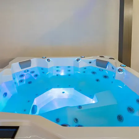 Bella Lux With Jacuzzi, Grill & Garden Apartman Zadar