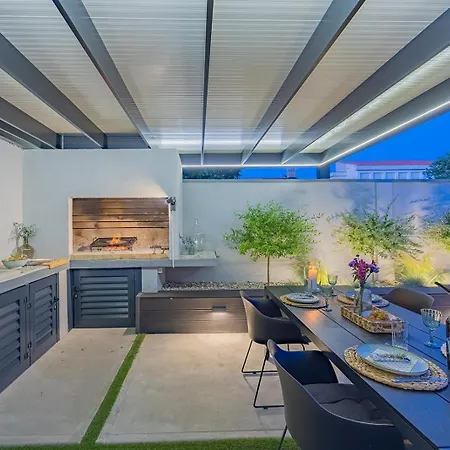 Bella Lux With Jacuzzi, Grill & Garden * Задар