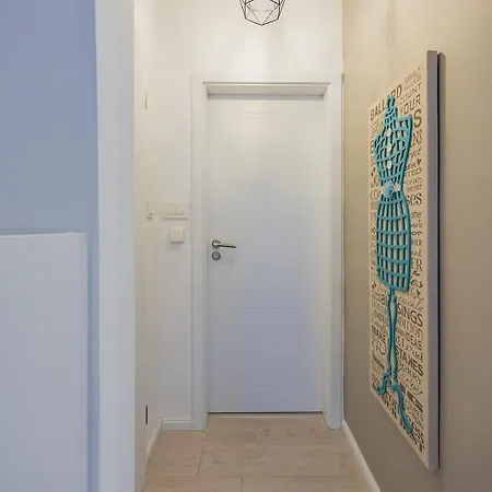 Bella Lux With Jacuzzi, Grill & Garden *