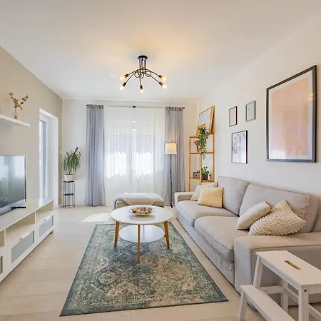 Bella Lux With Jacuzzi, Grill & Garden Zadar