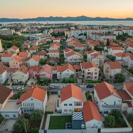 Apartman Bella Lux With Jacuzzi, Grill & Garden *