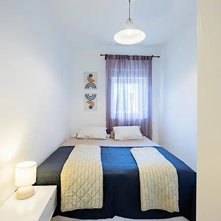 Апартаменты Bella Lux With Jacuzzi, Grill & Garden
