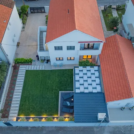 Bella Lux With Jacuzzi, Grill & Garden * Задар