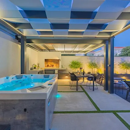 Appartement Bella Lux With Jacuzzi, Grill & Garden